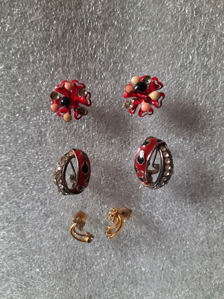 3 set of stud earrings