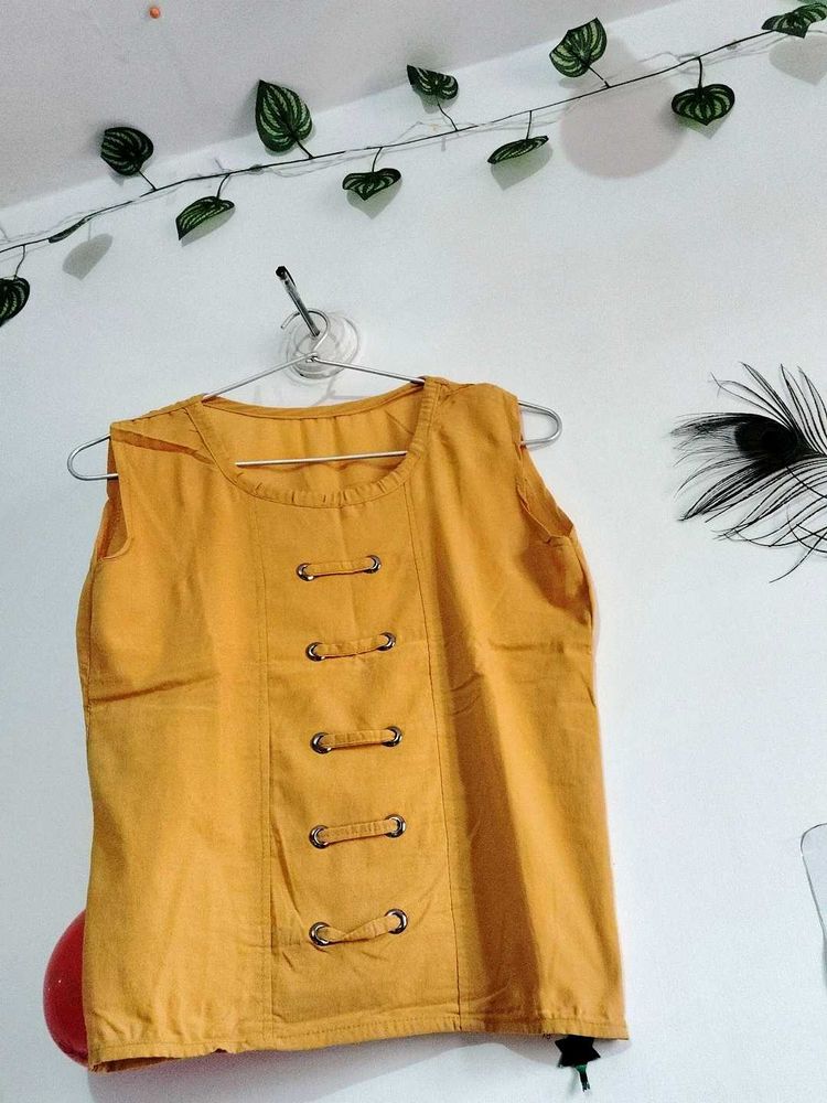 🌼 Mustard Sleeveless Top ☺️