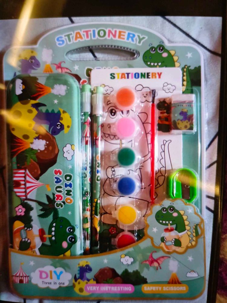 Dino Stationery Set