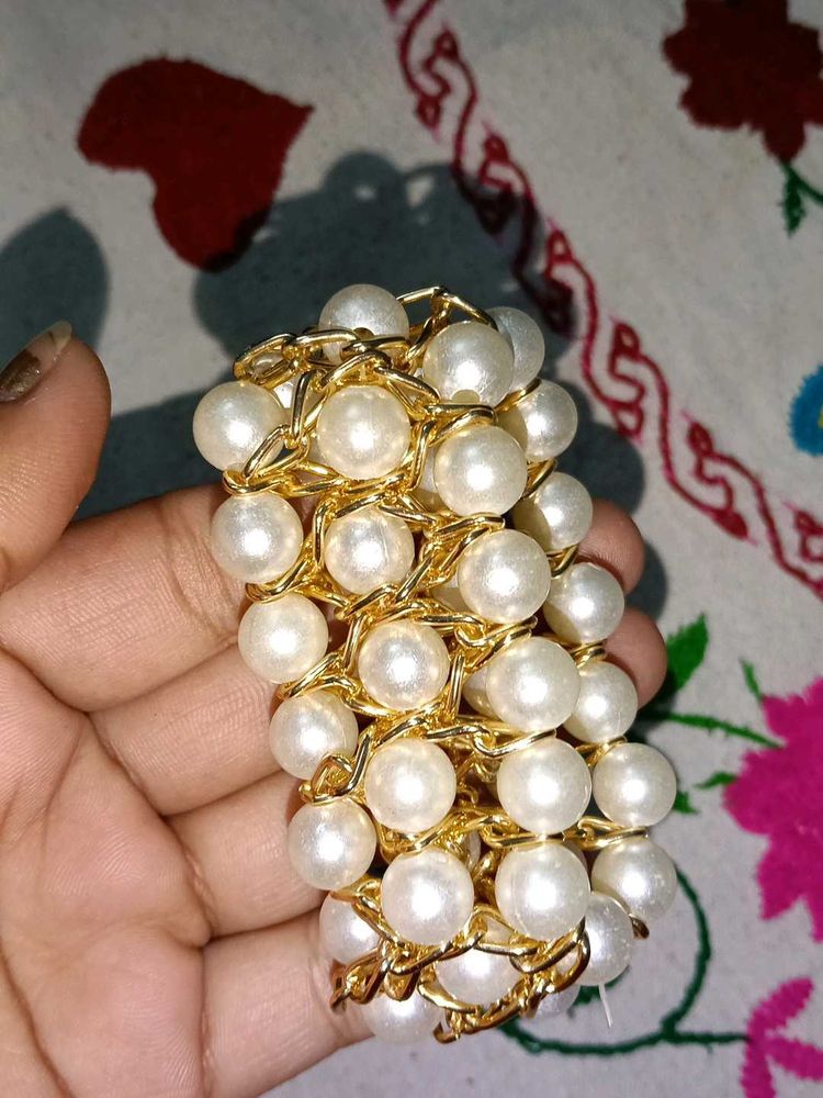Pearl and Gold Chain Bracelet