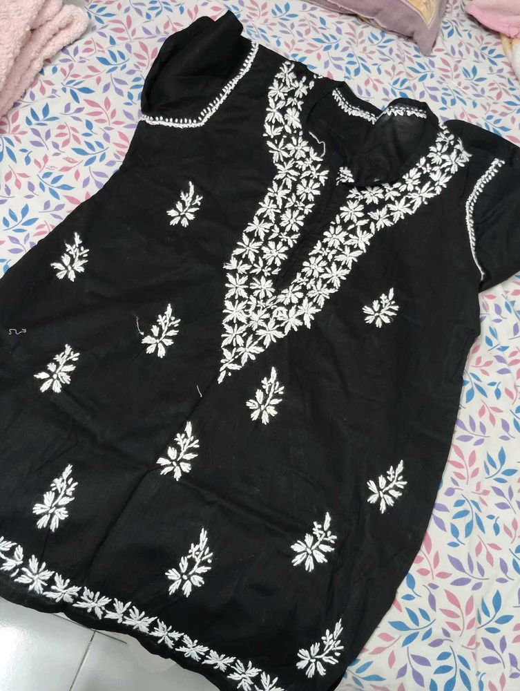 Elegant Black Embroidered Kurta