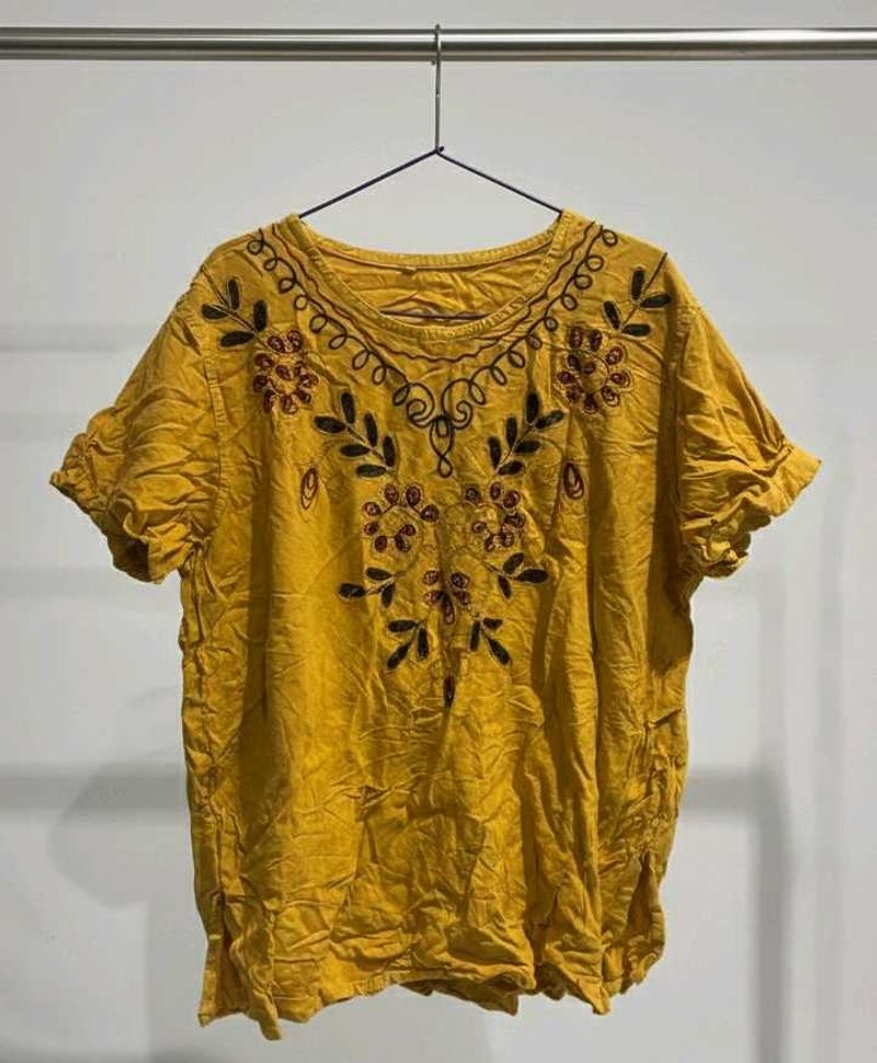 embroidered Top, just iron karna hai