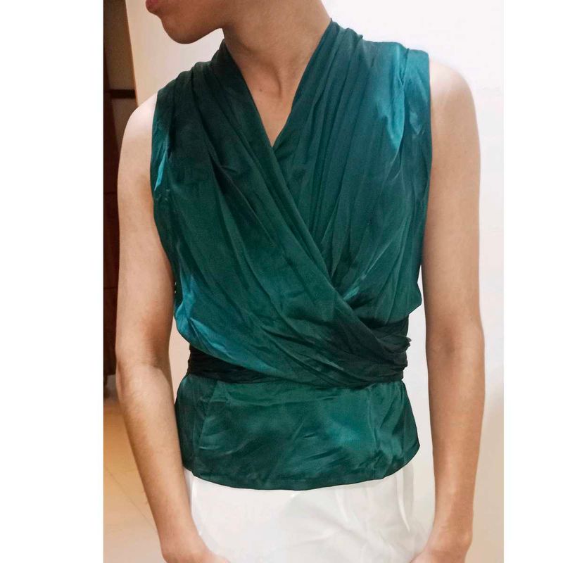 Stunning Emerald Sunday Top