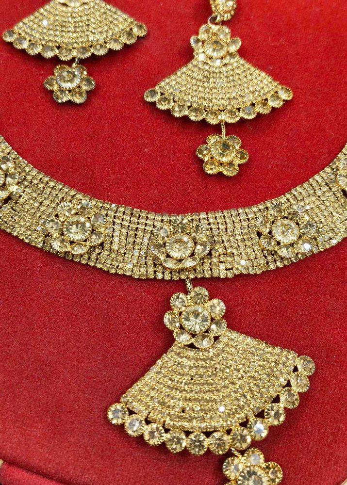 Gorgeous Gold-Tone Jewelry Set