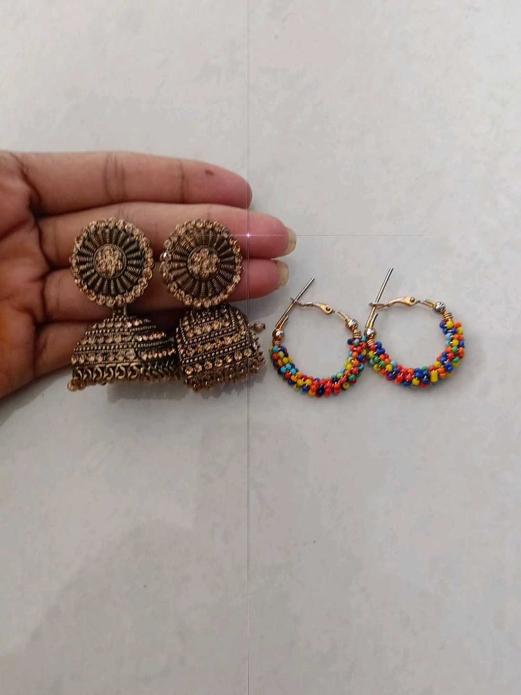 2 Earrings