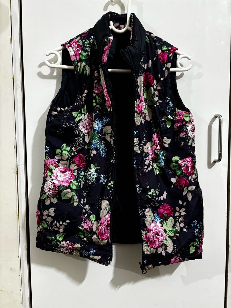 Price drop !!pantaloon Sleeveless Padded Jacket