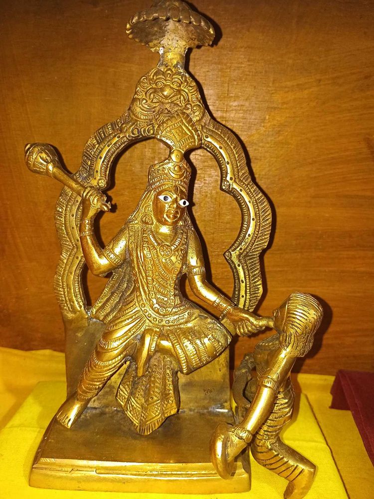 Maa Baglamukhi idol