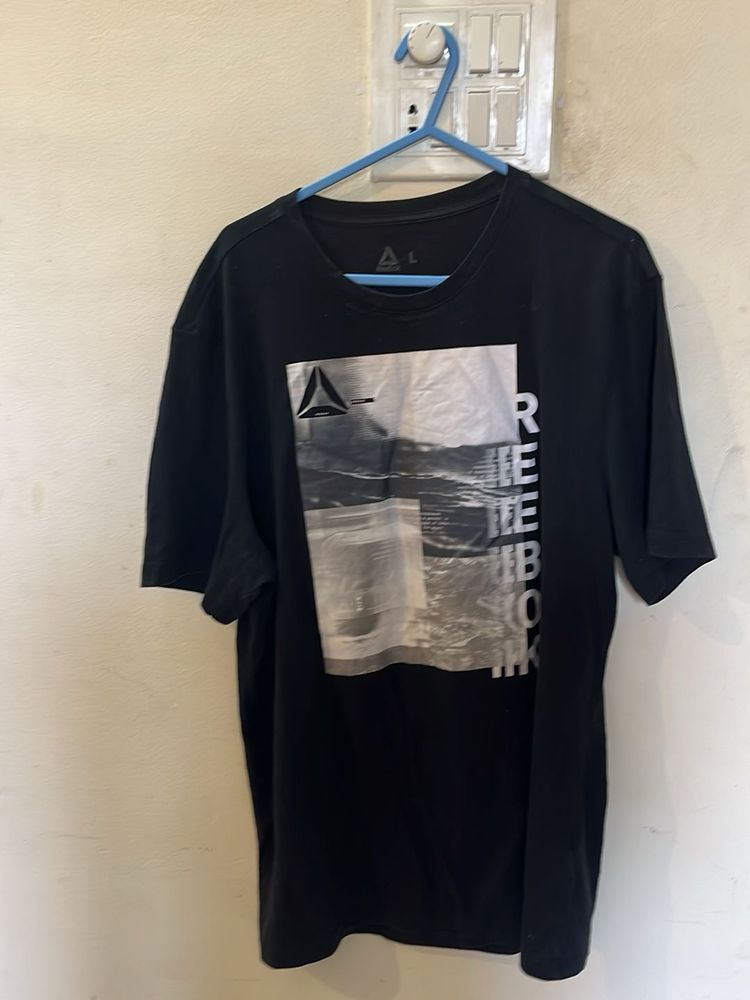 Reebok Black Graphic T-Shirt