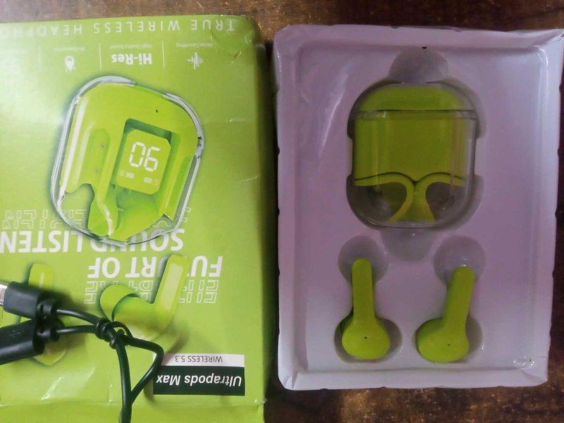 Brand New Earpods at very low cost