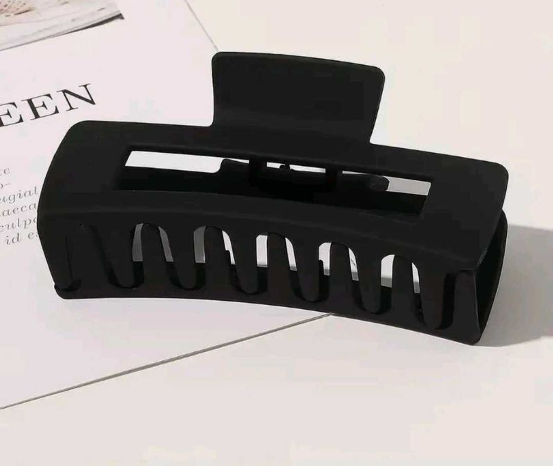 Black Hair Claw Clip