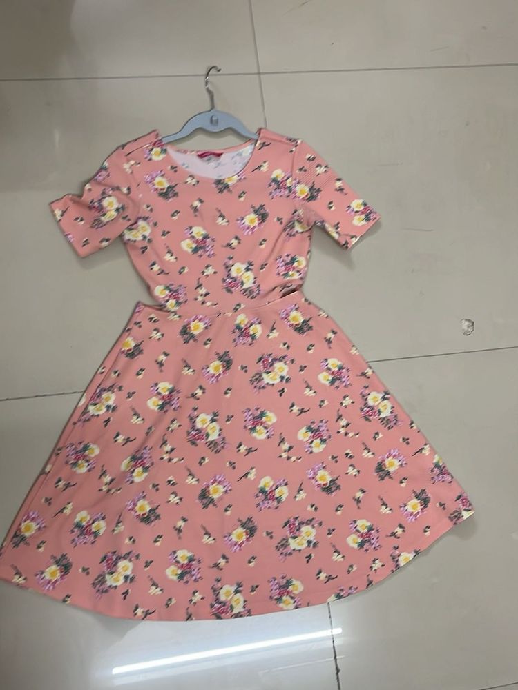 Chic Floral Cut-Out Mini Dress