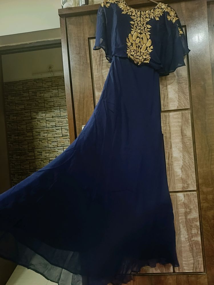 HEAVY PONCHO STYLE GOWN