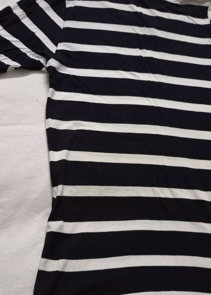 Striped White &amp; Black Tshirt