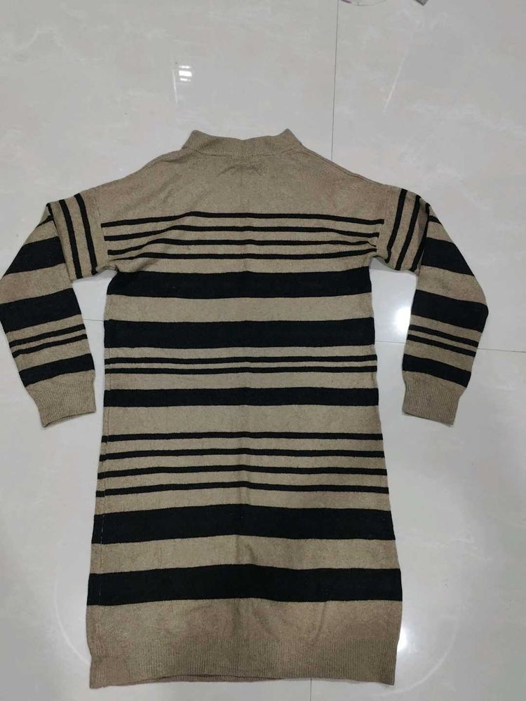Beige Striped Sweatshirt Model frock