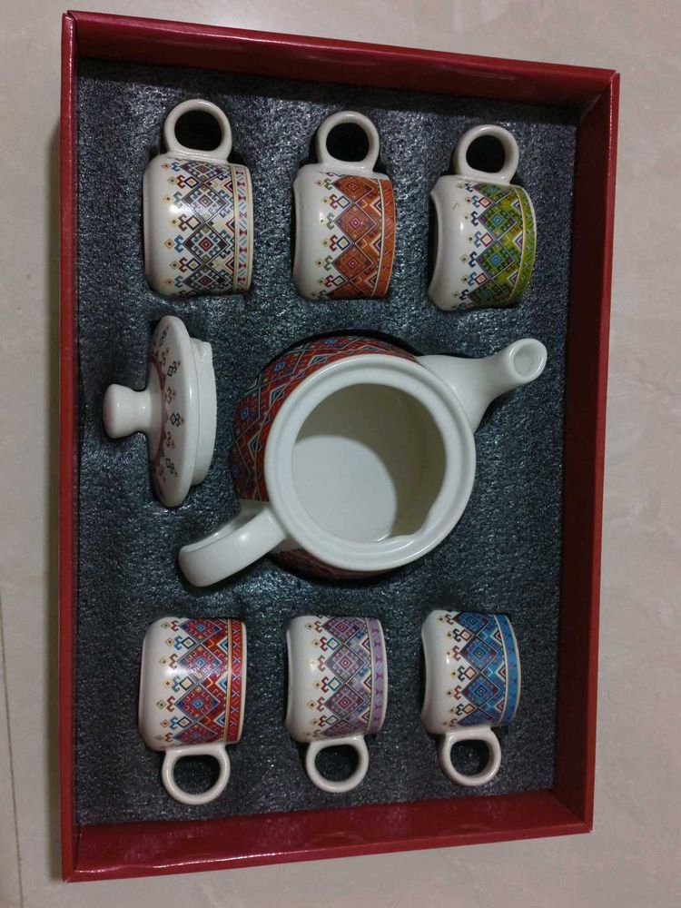 NEW Tea Set with 6 Cups and Kettle