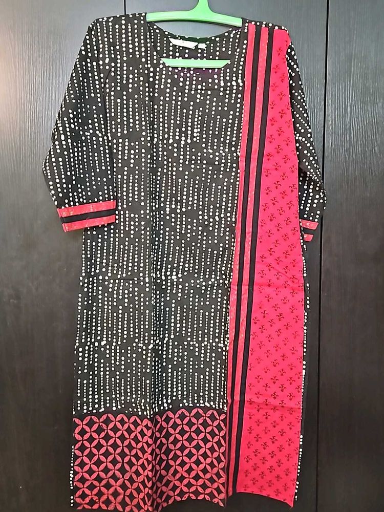 Beautiful Kurti In Black With Red Work Patches