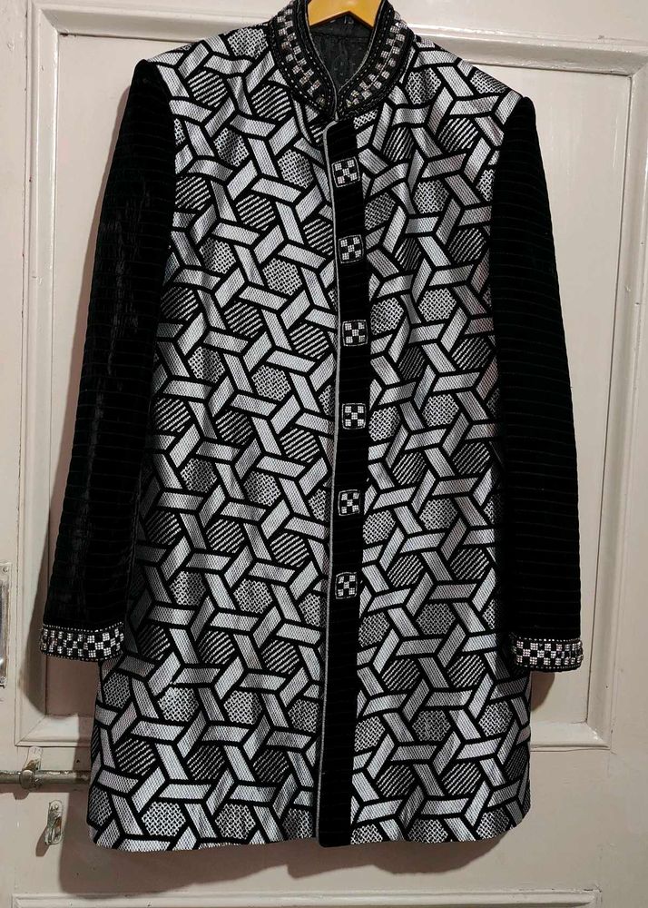 Black Geometric Velvet Jodhpuri
