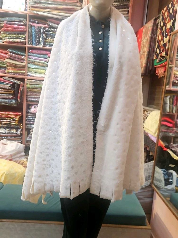 New Luxury Woolen Shawl With Hearts