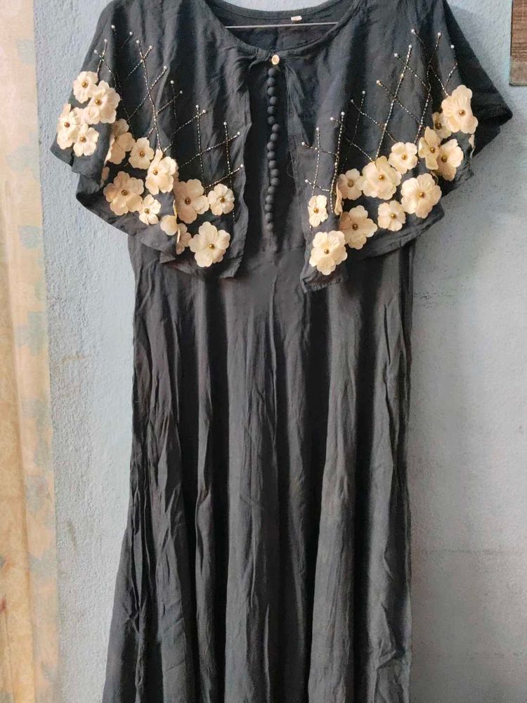 Elegant Dress with Floral Detail