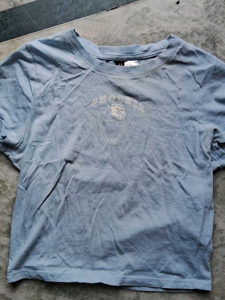 H&amp;M Blue Crop Tshirt