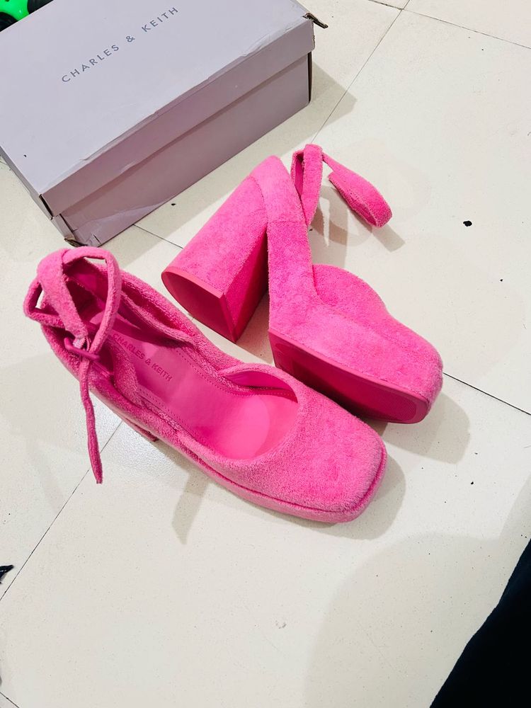 Charles &amp; Keith Platform pump  Heels