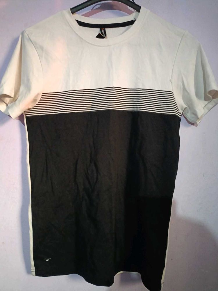 Black &amp; White Slim-Fit T-Shirt