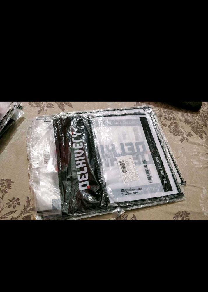 One Time Used 35 Shipping Bag With 7 Empty Box