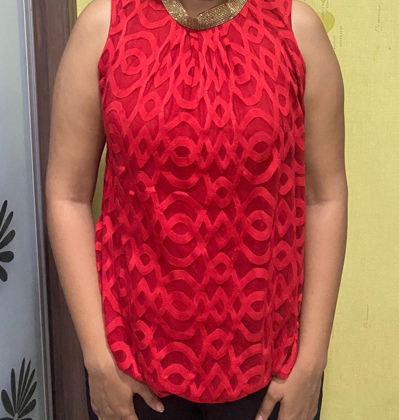 Red Top With Golden Collar