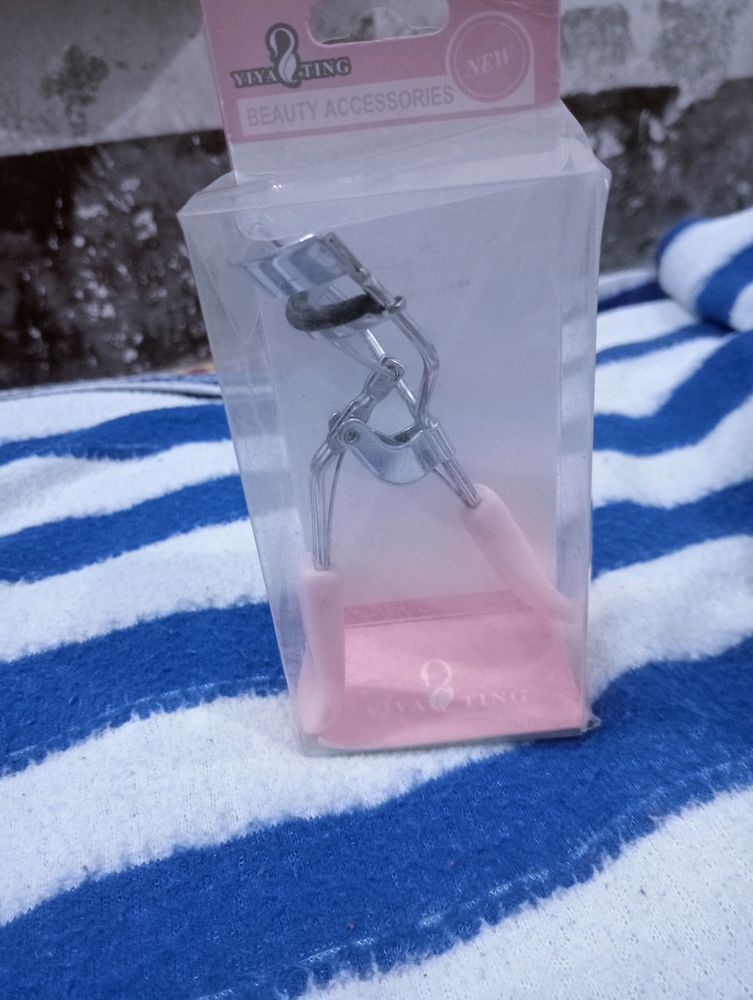 Pink Eyelash Curler