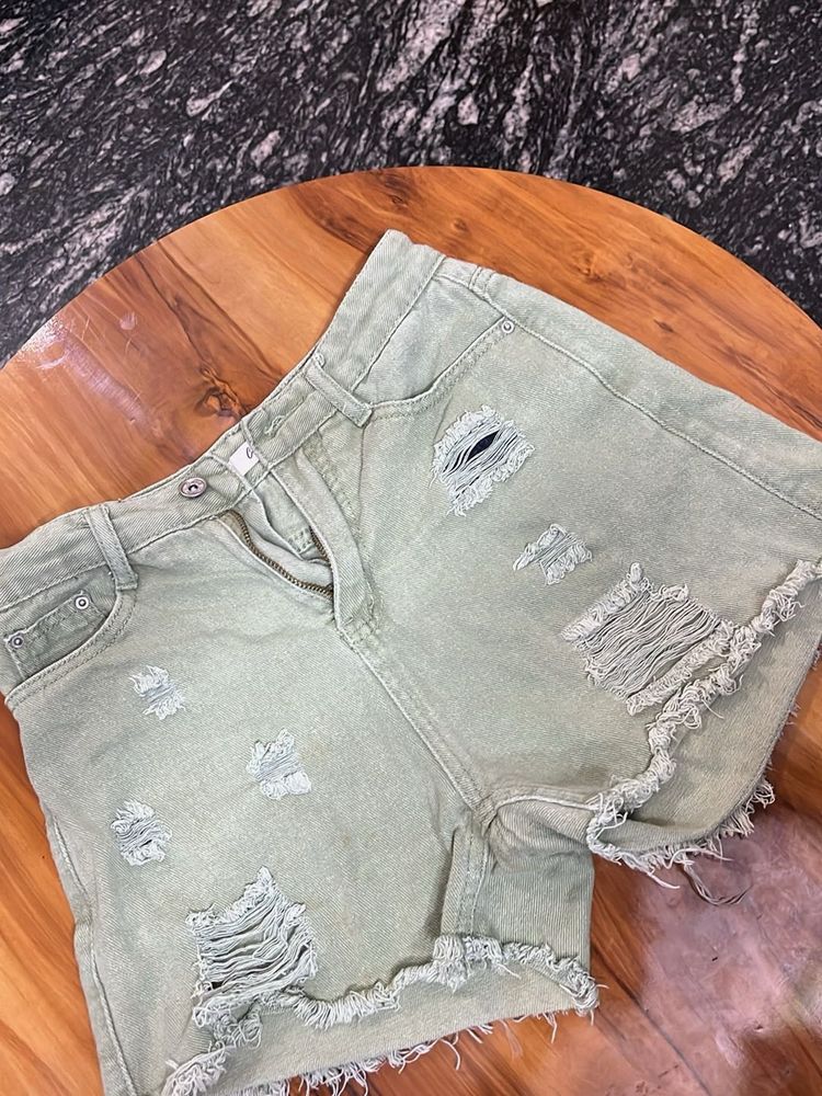 untouched very new shorts, denim size, extra small