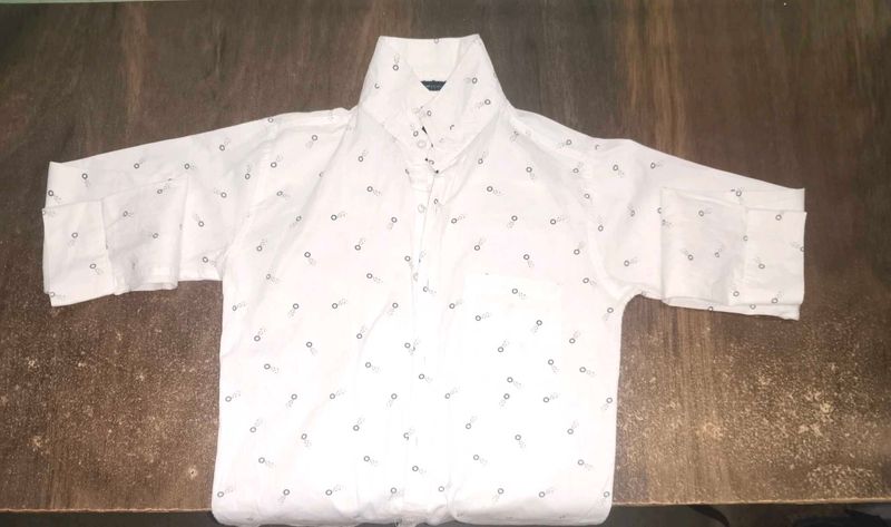 Boy&#39;s White Printed Shirt