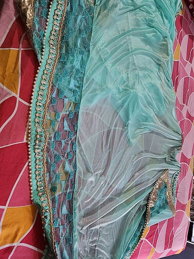 Selling A Combo Of 2 Sarees