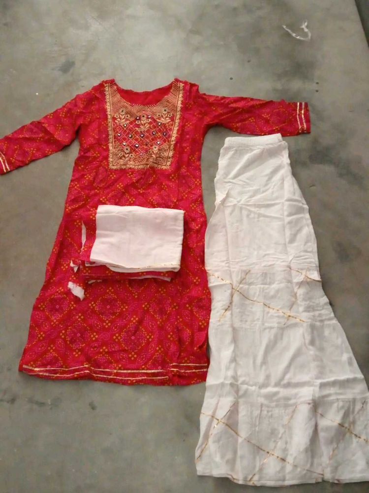 Red Colour Chunari Kurta Set With Dupatta