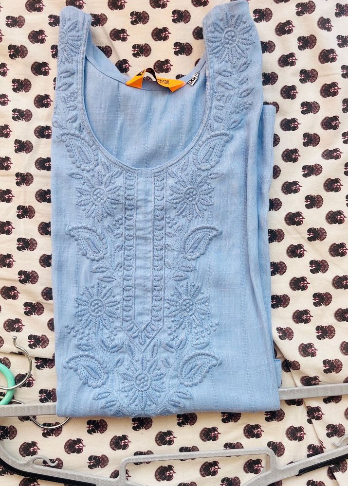 Elegant Embroidered Kurti