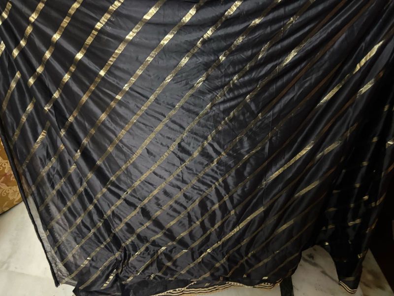 Elegant Black &amp; Gold Saree