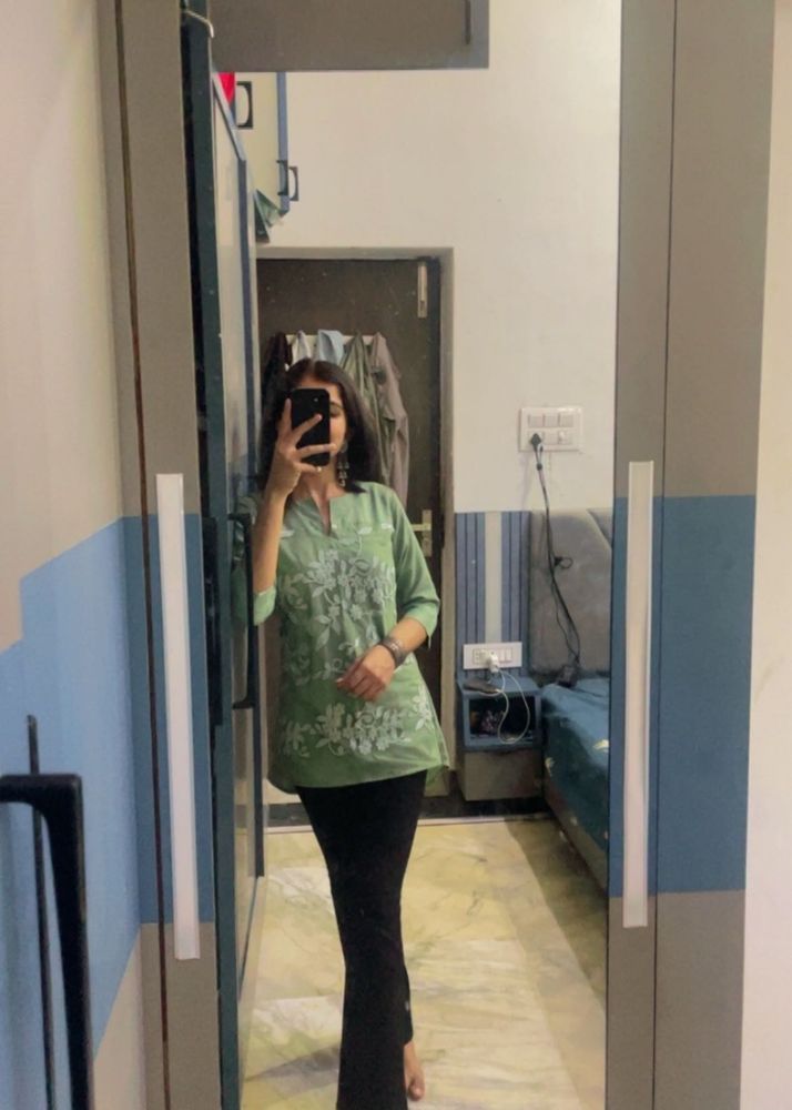 Green Floral Short Kurti 💫