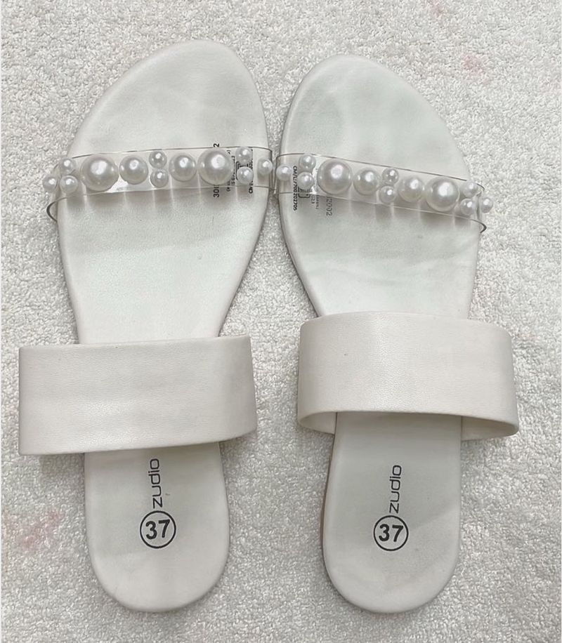 White Pearl Flats For Women’s 🤍