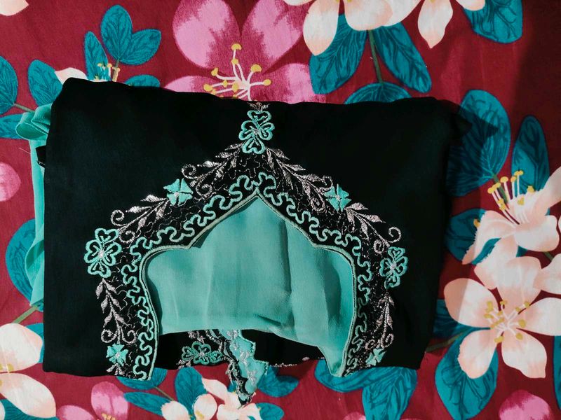 Elegant Embroidered Kurta set