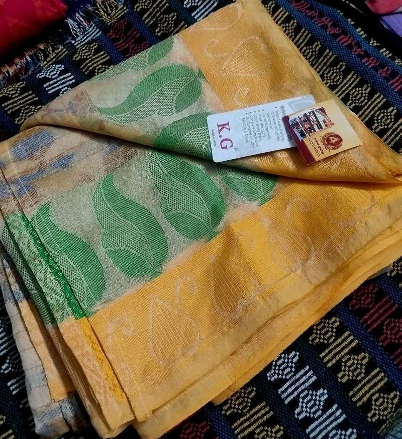 Free Gift With New Designer Banrasi Patola Saree
