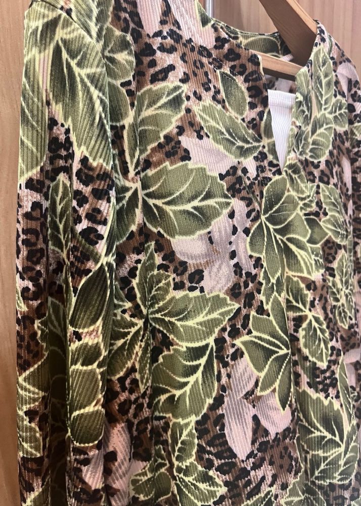 Ribbed Floral Blouse - Size M
