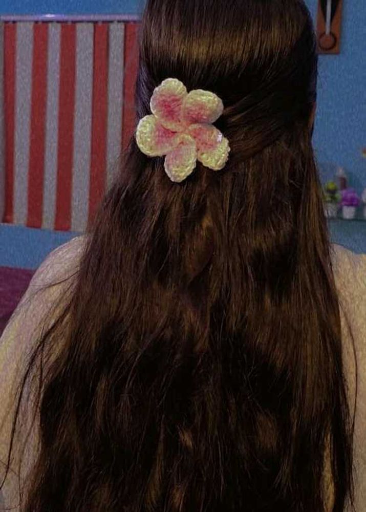 Handmade Crochet flower 🌸 pintresty hair clip