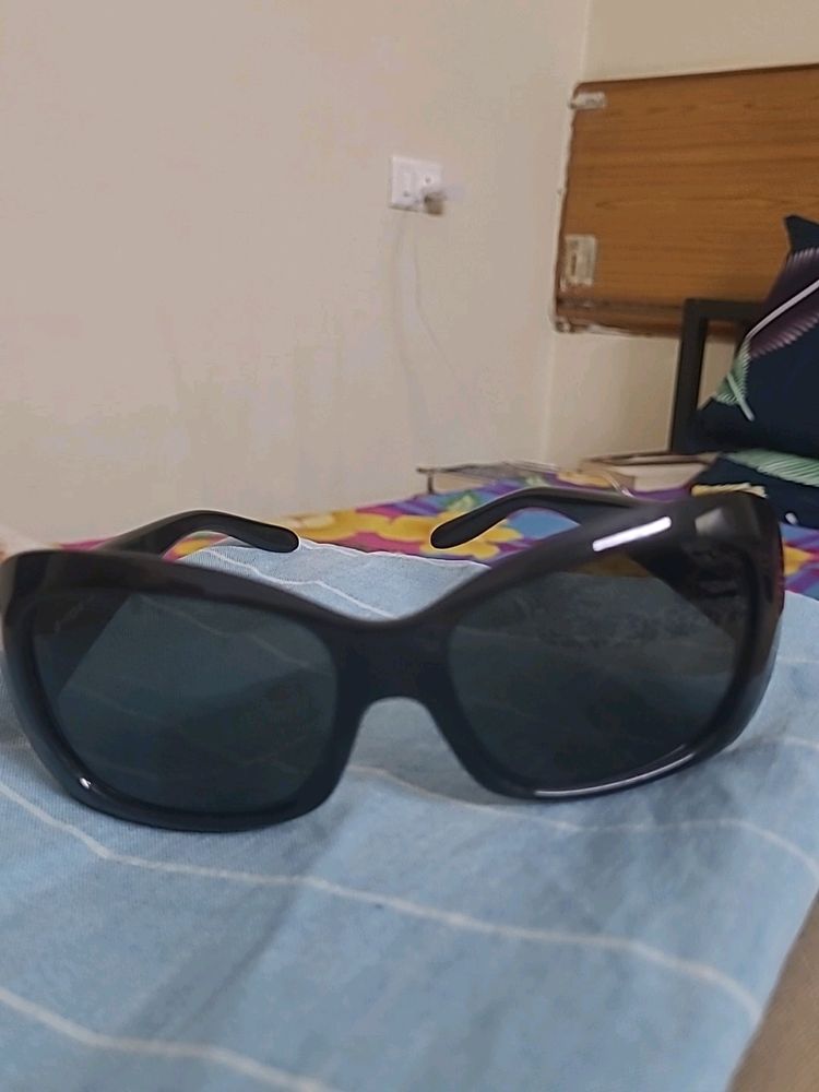 Vogue Original Goggles, Available With Box