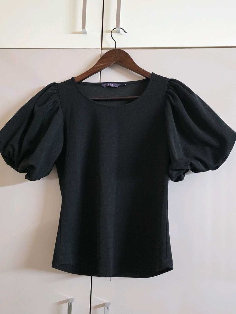 Chic Black Puff Sleeve Top