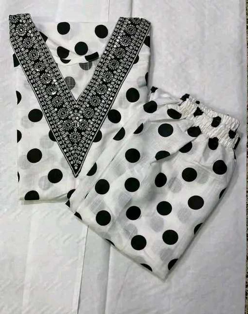 (XXS)Beautiful Summer Polka Dot Kurta Set .