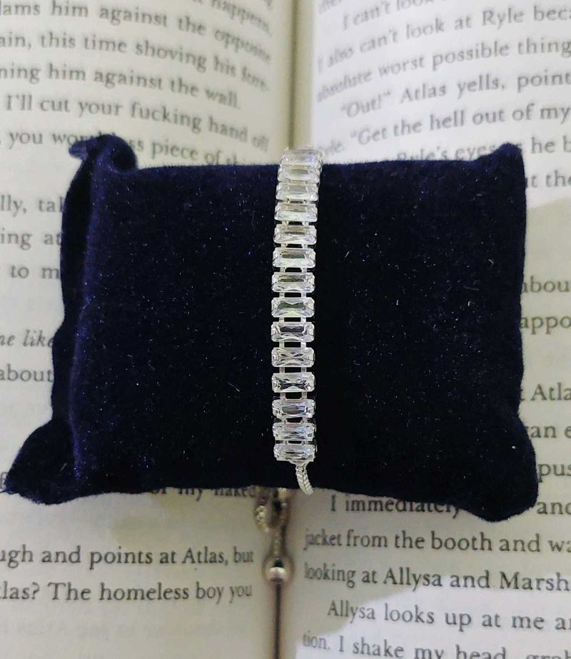 Elegant Crystal Bracelet