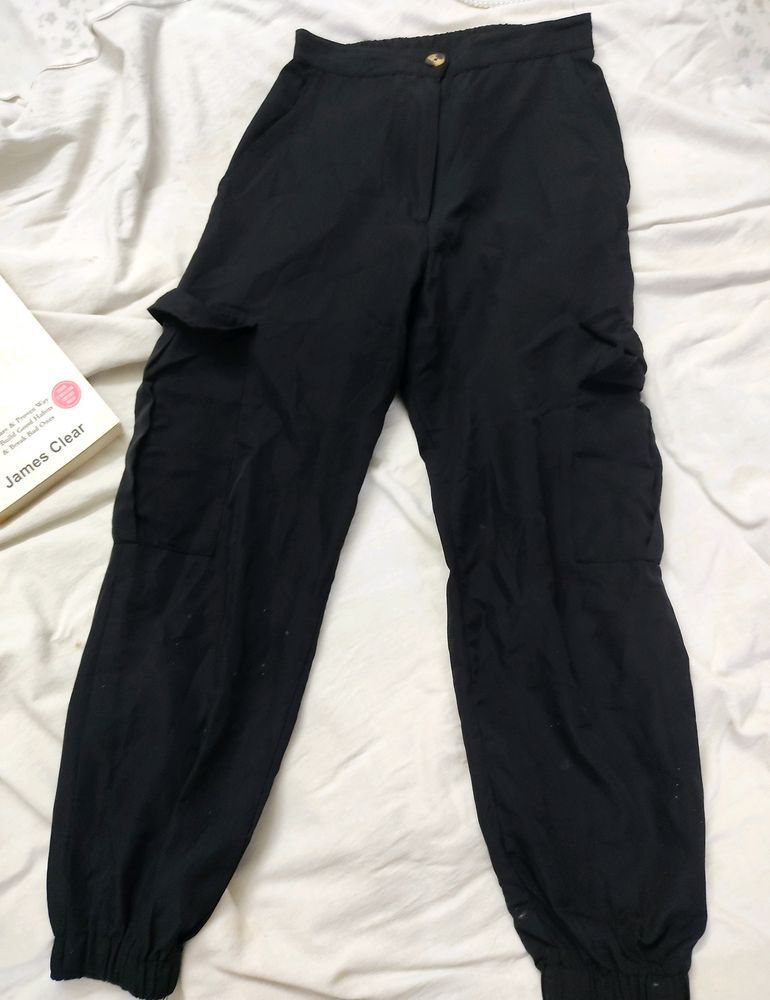 Cargo Joggers 🖤