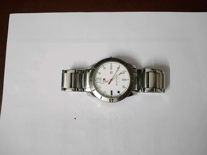 AUTHENTIC TOMMY HILFIGHER Watch