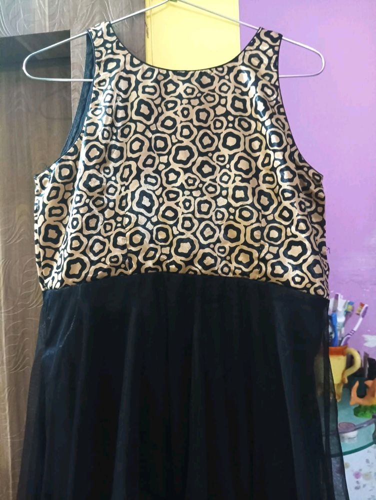 Girl&#39;s Black Net Gown