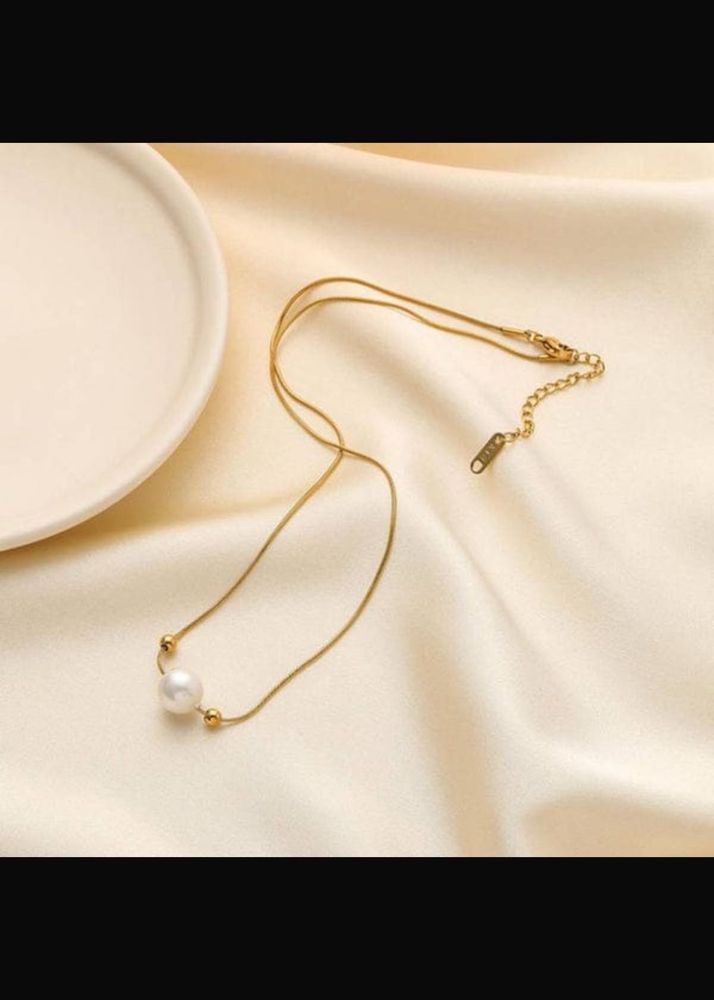 Pearl Pendant Necklace