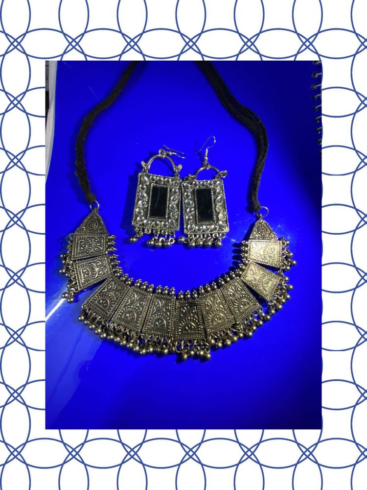 Necklace &amp; Earring Set